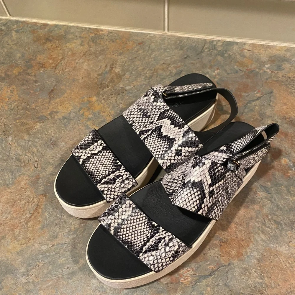 VINCE Womens Westport Snake Print Platform Sandals Size 9 EUC